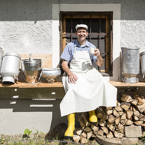 Buttermachen auf der Bischofalm