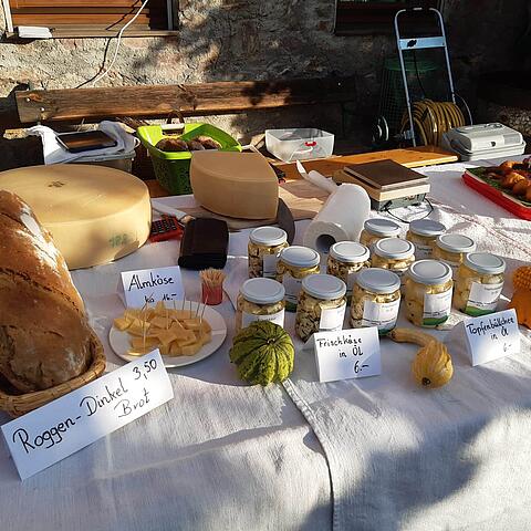 Produkte am Bauernmarkt im Slow Food Village Irschen